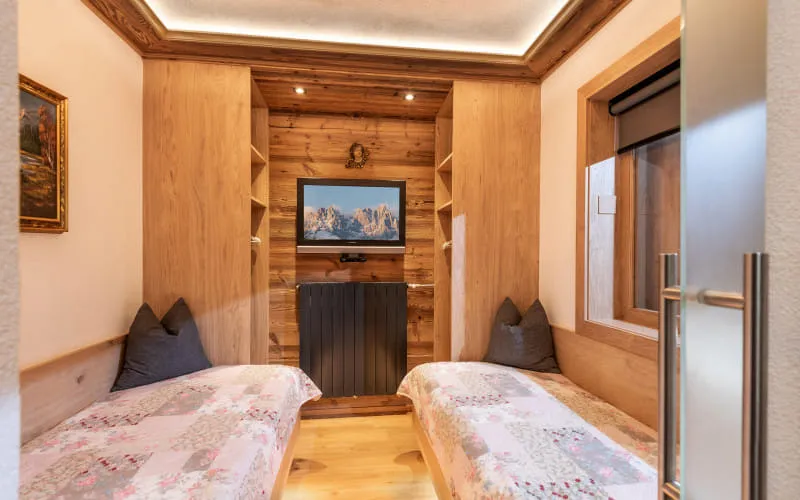 ferienwohnungen_webern_aschauerstrasse_56_58_going_11_2025_appartement_wilder_kaiser_zweibettzimmer_002.jpg